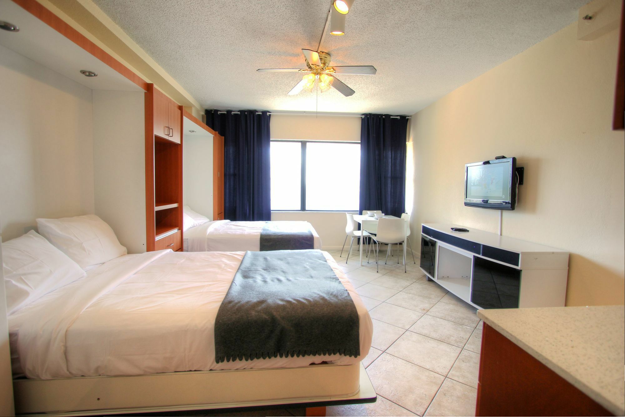 Private Apartments At The Casablanca Miami Beach Eksteriør bilde