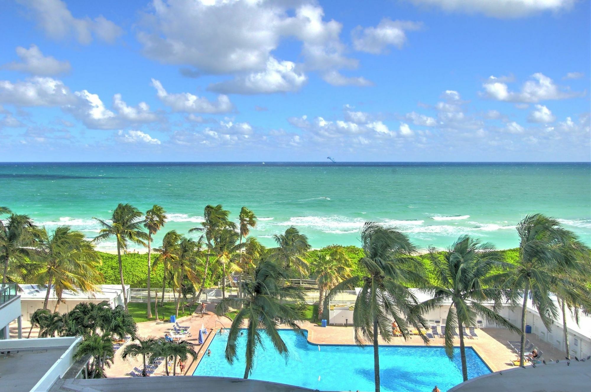 Private Apartments At The Casablanca Miami Beach Eksteriør bilde