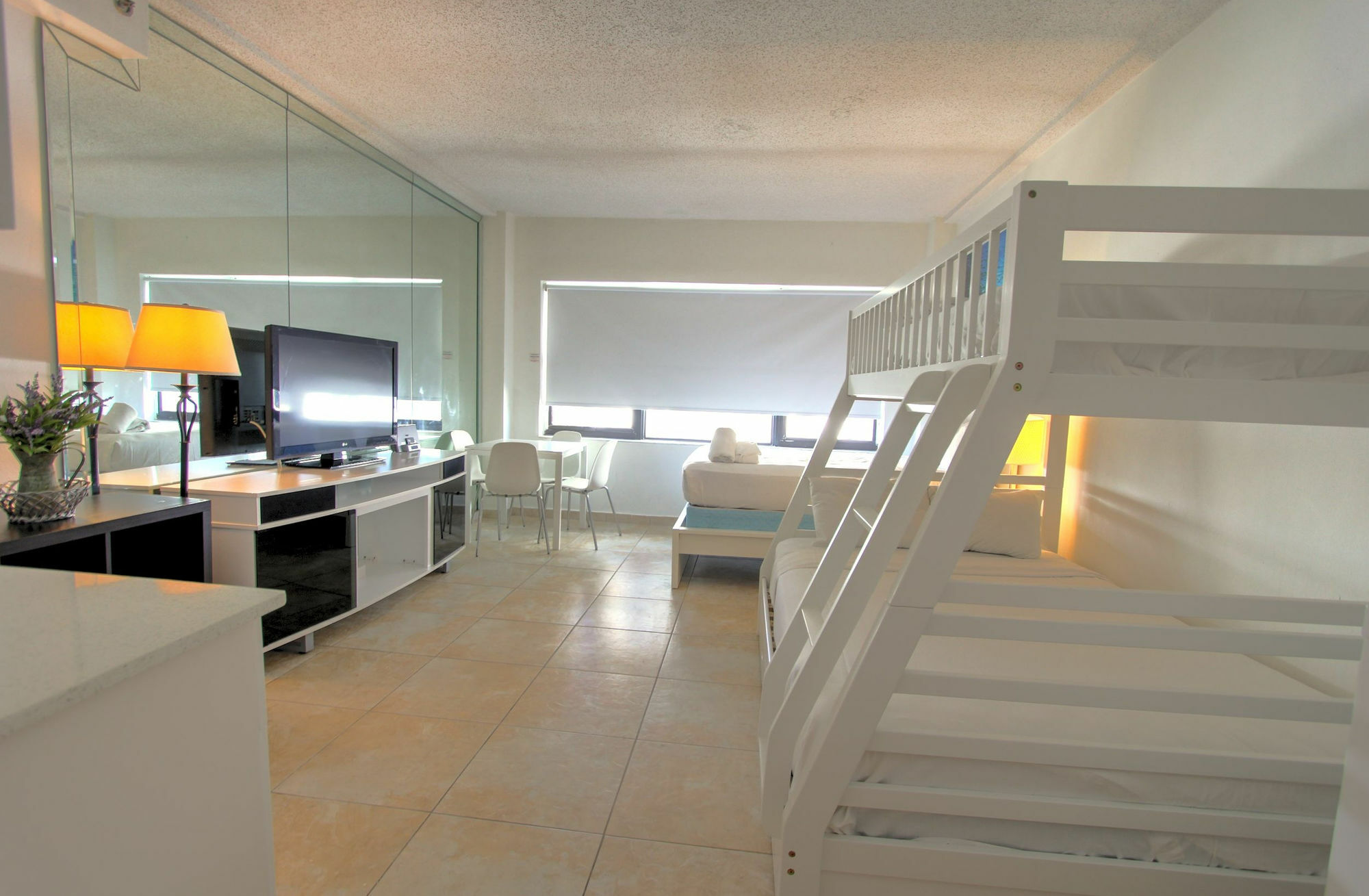 Private Apartments At The Casablanca Miami Beach Eksteriør bilde
