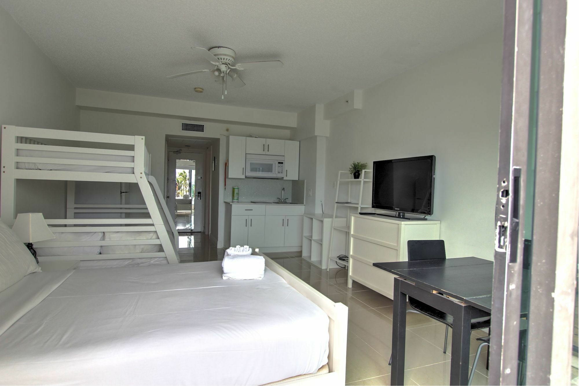 Private Apartments At The Casablanca Miami Beach Eksteriør bilde