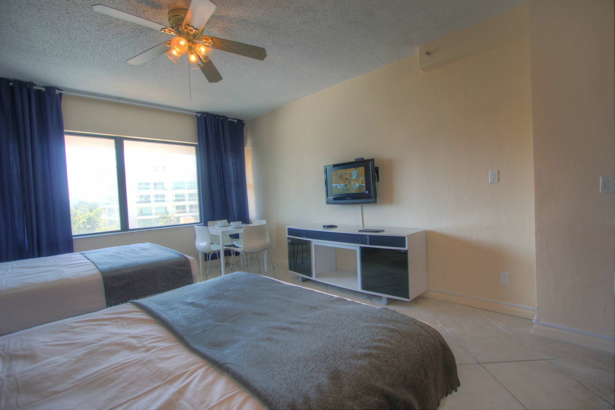 Private Apartments At The Casablanca Miami Beach Eksteriør bilde